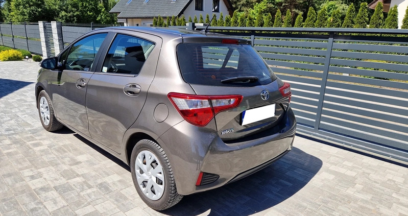 Toyota Yaris cena 53900 przebieg: 98000, rok produkcji 2020 z Toruń małe 232